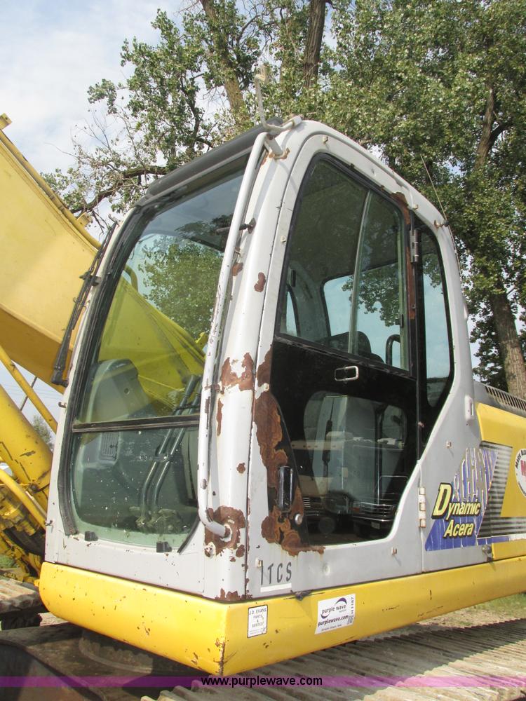 image for item H1187 2001 Kobelco SK330LC excavator