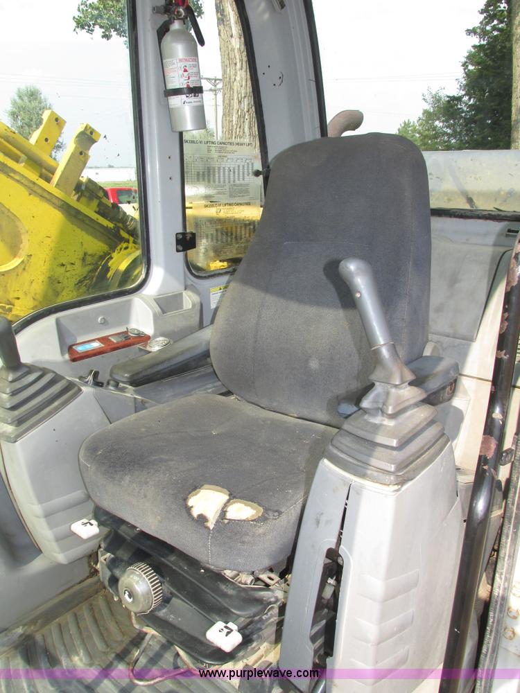 image for item H1187 2001 Kobelco SK330LC excavator