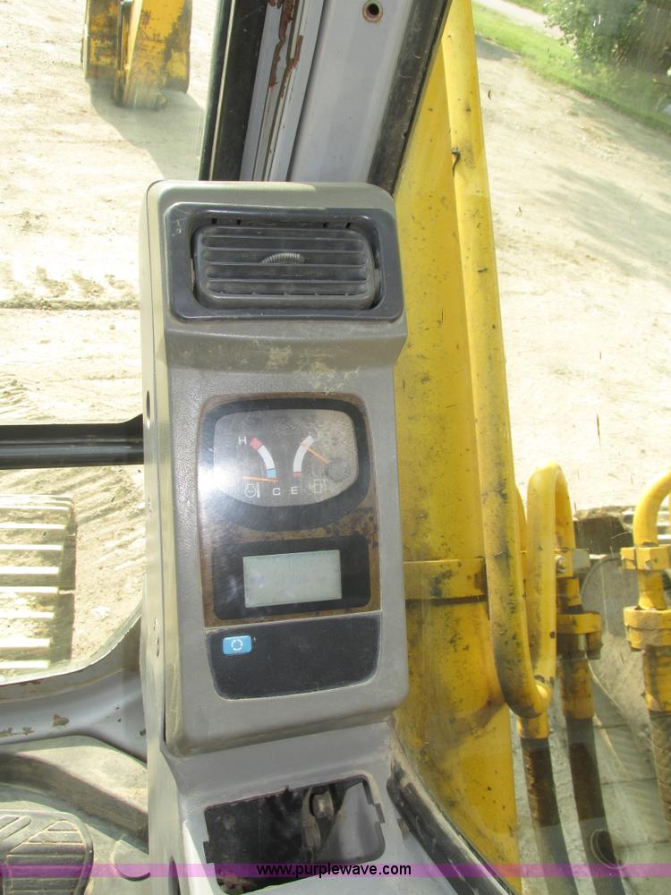 image for item H1187 2001 Kobelco SK330LC excavator