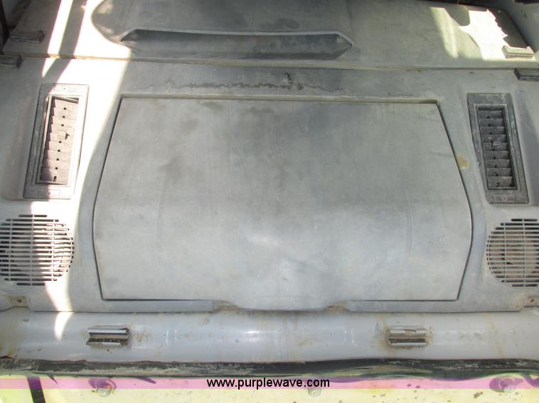 image for item H1187 2001 Kobelco SK330LC excavator