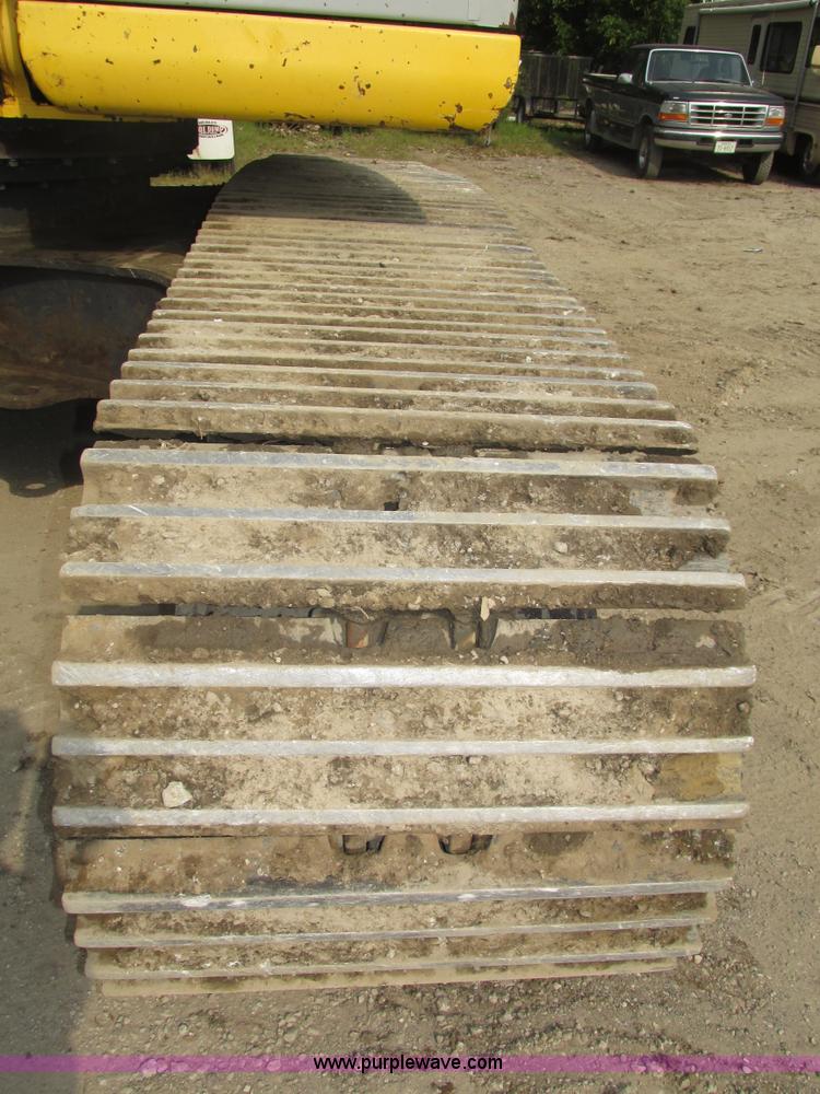 image for item H1187 2001 Kobelco SK330LC excavator