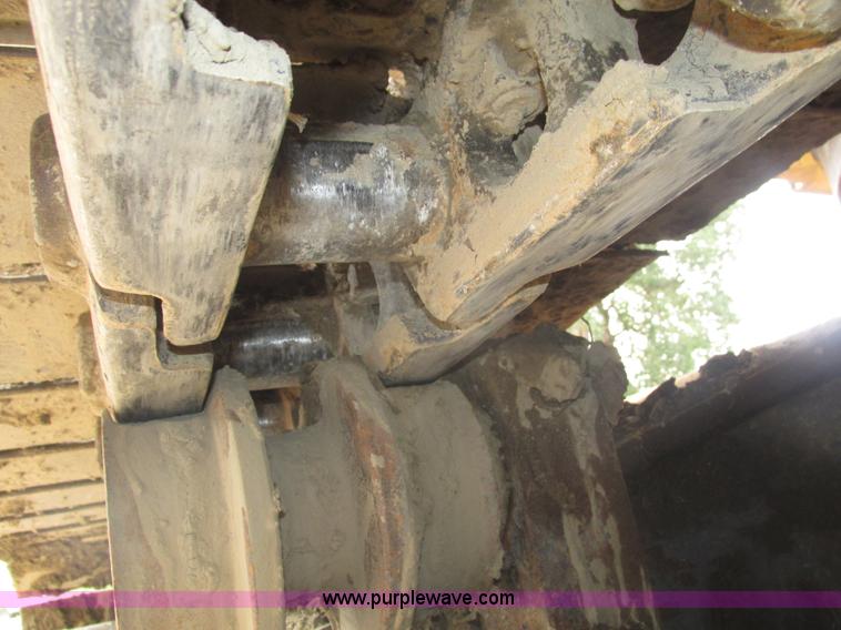 image for item H1187 2001 Kobelco SK330LC excavator