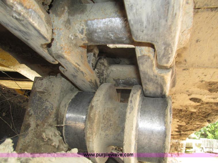 image for item H1187 2001 Kobelco SK330LC excavator