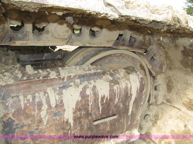 image for item H1187 2001 Kobelco SK330LC excavator