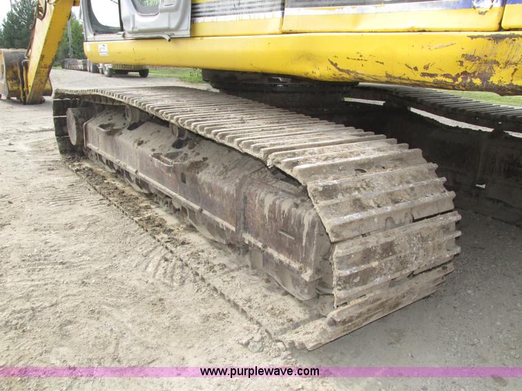 image for item H1187 2001 Kobelco SK330LC excavator