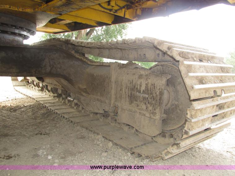 image for item H1187 2001 Kobelco SK330LC excavator