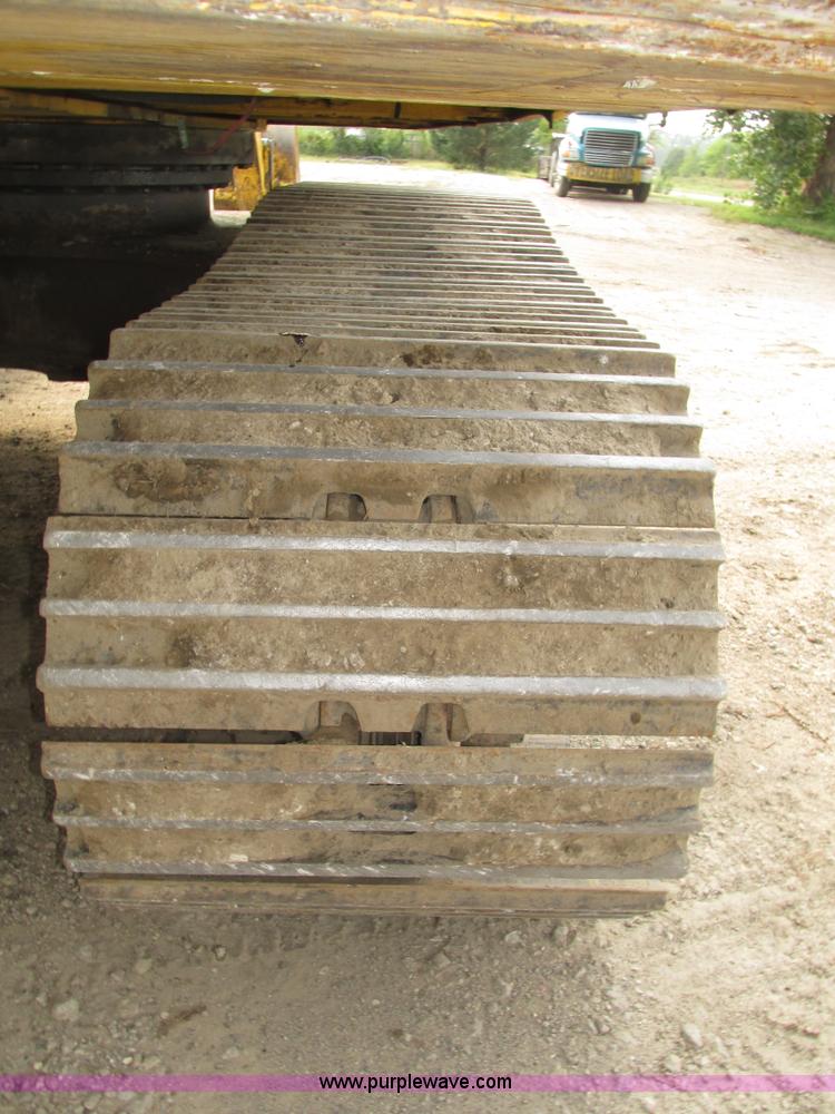 image for item H1187 2001 Kobelco SK330LC excavator