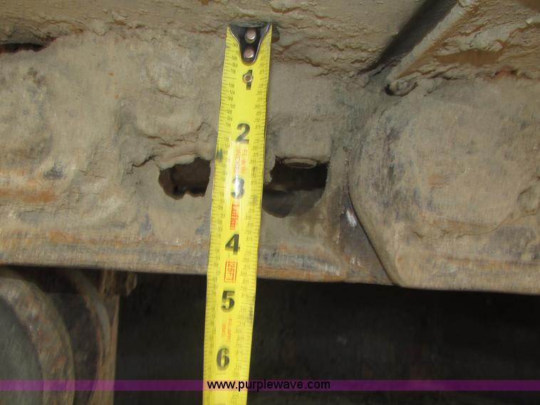 image for item H1187 2001 Kobelco SK330LC excavator