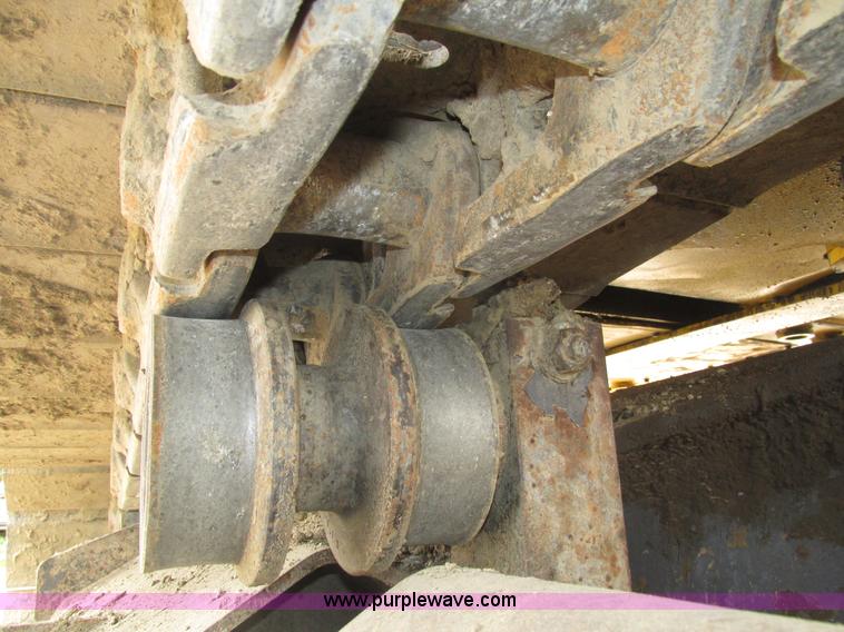 image for item H1187 2001 Kobelco SK330LC excavator