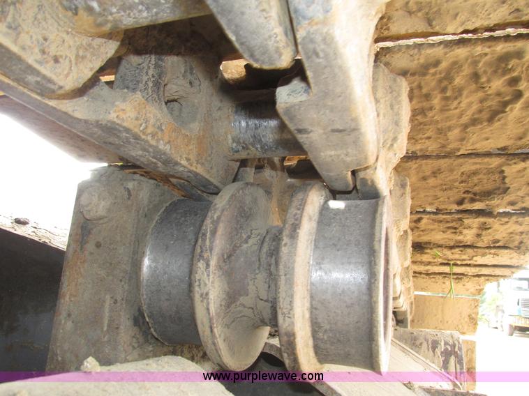 image for item H1187 2001 Kobelco SK330LC excavator