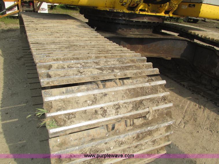 image for item H1187 2001 Kobelco SK330LC excavator