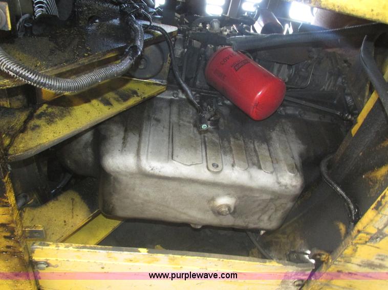 image for item H1187 2001 Kobelco SK330LC excavator