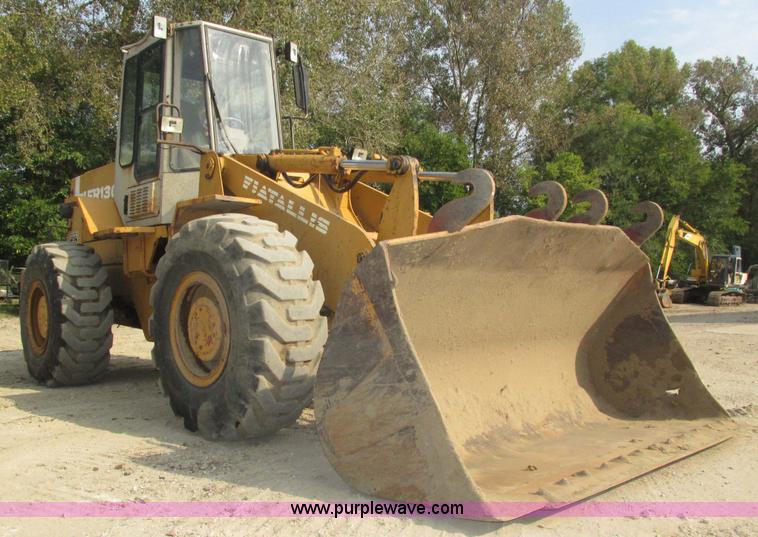 image for item H1188 Fiat-Allis FR130 wheel loader