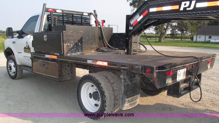 image for item H1191 1999 Ford F450 Super Duty flatbed truck