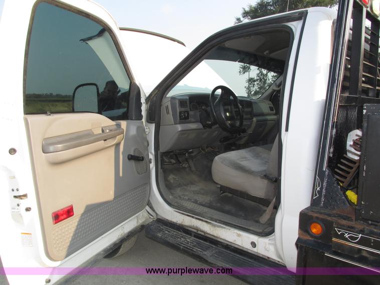 image for item H1191 1999 Ford F450 Super Duty flatbed truck