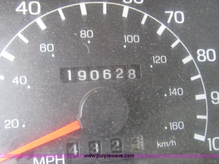 image for item H1191 1999 Ford F450 Super Duty flatbed truck