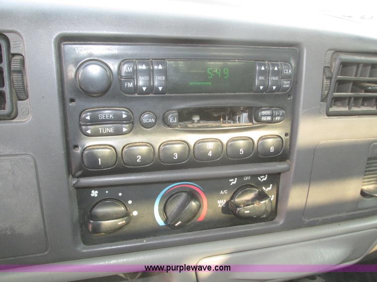 image for item H1191 1999 Ford F450 Super Duty flatbed truck