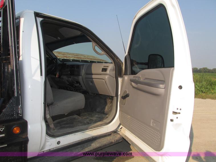 image for item H1191 1999 Ford F450 Super Duty flatbed truck