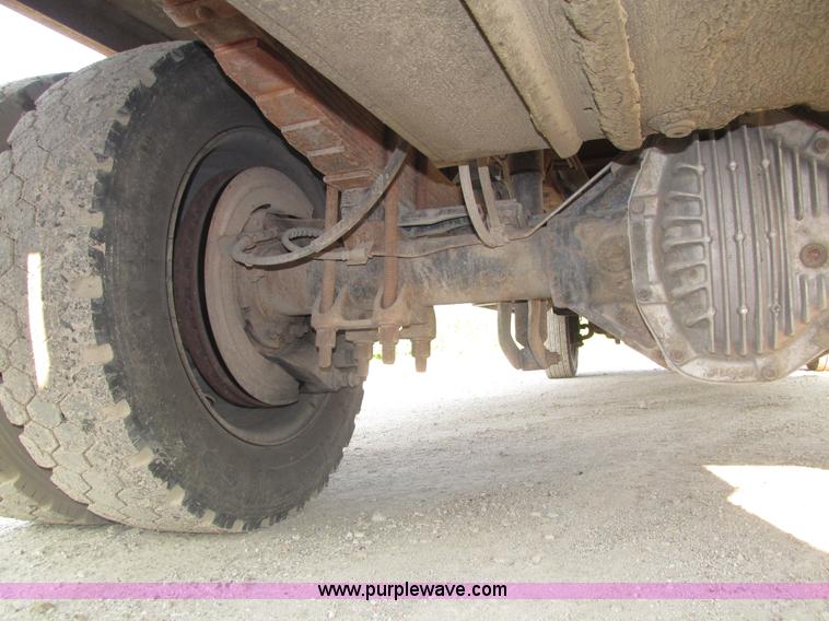 image for item H1191 1999 Ford F450 Super Duty flatbed truck