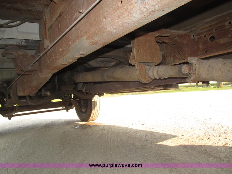 image for item H1191 1999 Ford F450 Super Duty flatbed truck