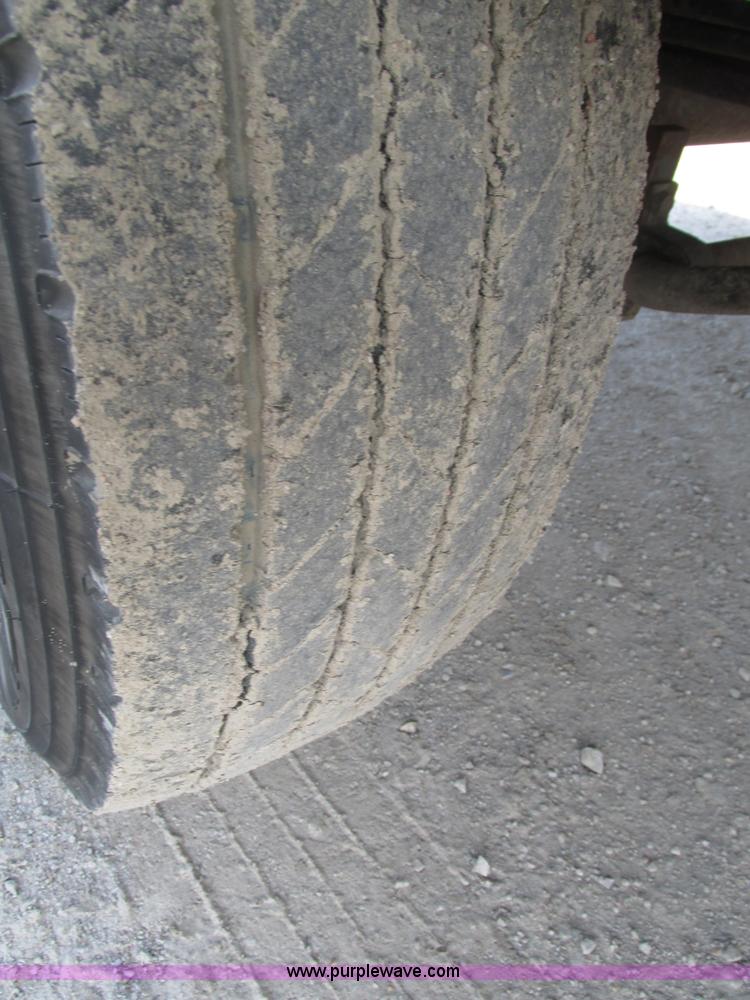 image for item H1191 1999 Ford F450 Super Duty flatbed truck