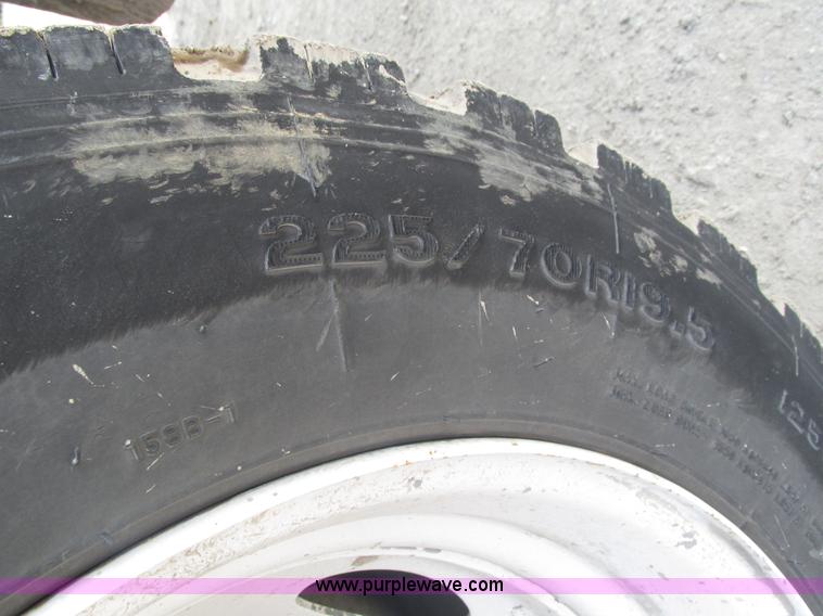 image for item H1191 1999 Ford F450 Super Duty flatbed truck