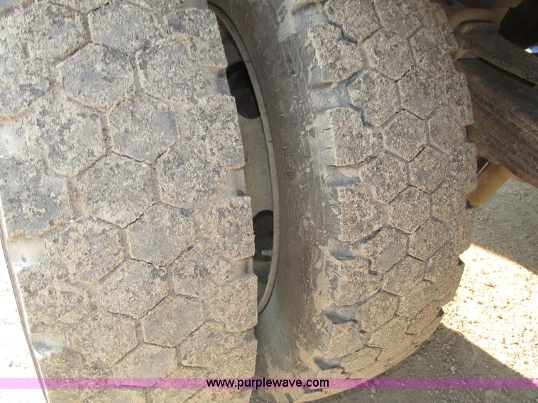 image for item H1191 1999 Ford F450 Super Duty flatbed truck