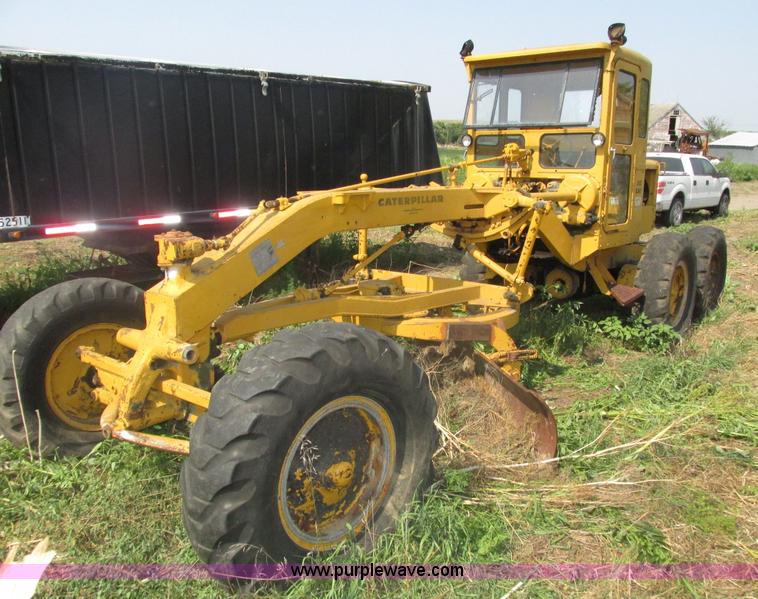 image for item H1215 1952 Caterpillar 112 ridgid frame motor grader