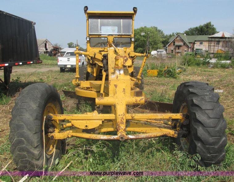 image for item H1215 1952 Caterpillar 112 ridgid frame motor grader