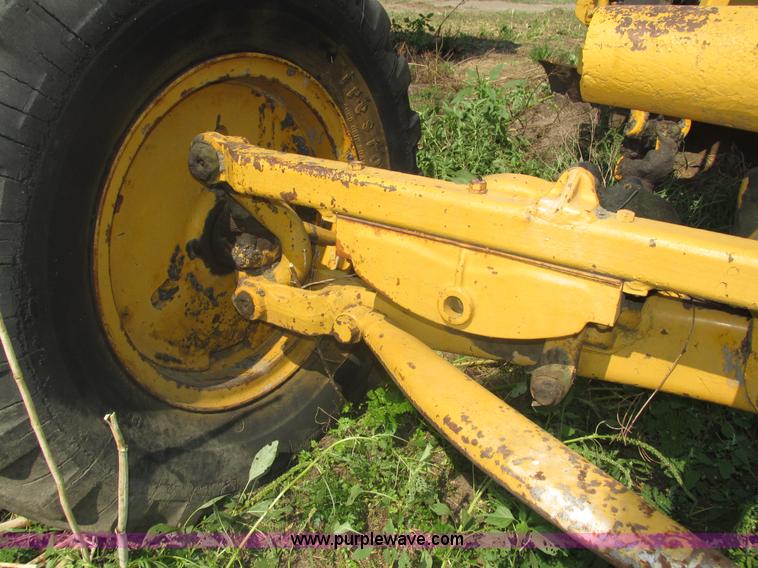 image for item H1215 1952 Caterpillar 112 ridgid frame motor grader