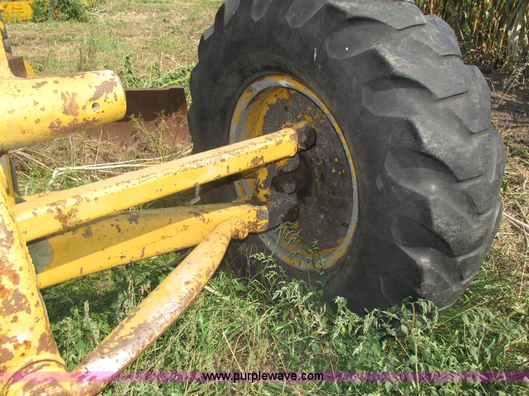 image for item H1215 1952 Caterpillar 112 ridgid frame motor grader