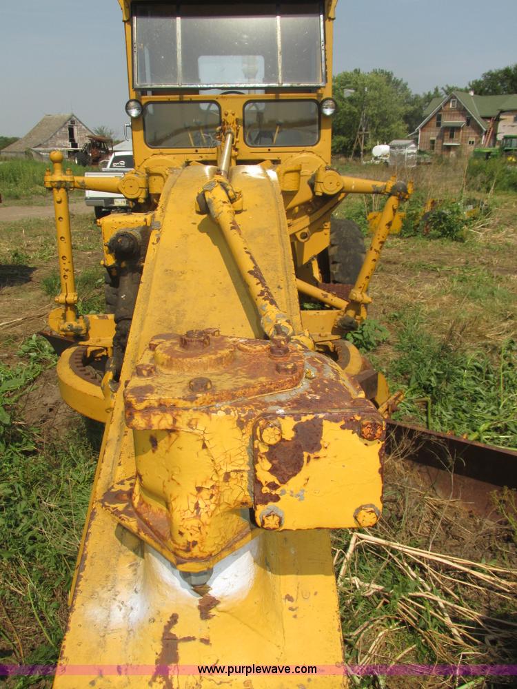 image for item H1215 1952 Caterpillar 112 ridgid frame motor grader