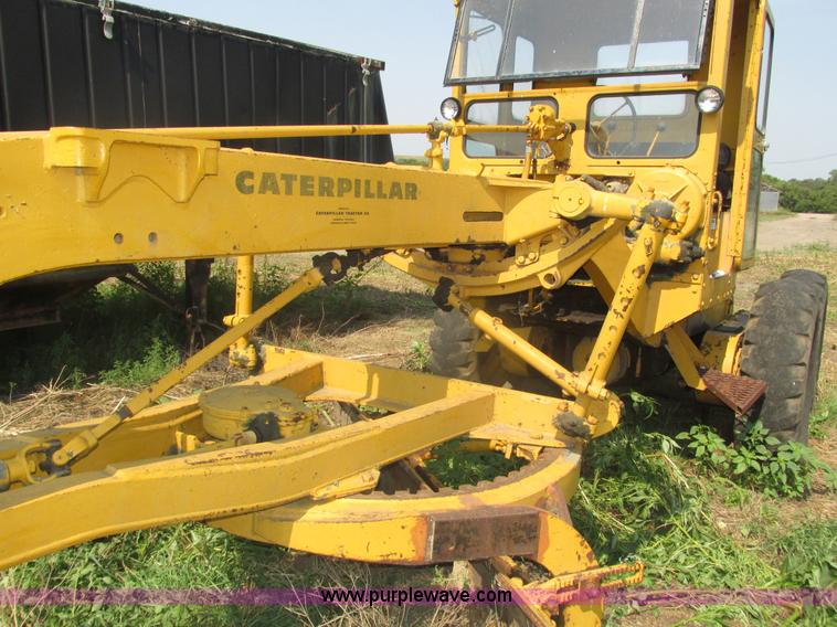 image for item H1215 1952 Caterpillar 112 ridgid frame motor grader