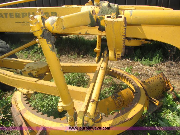 image for item H1215 1952 Caterpillar 112 ridgid frame motor grader