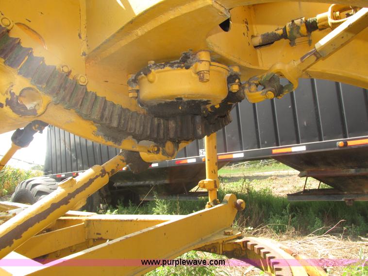 image for item H1215 1952 Caterpillar 112 ridgid frame motor grader