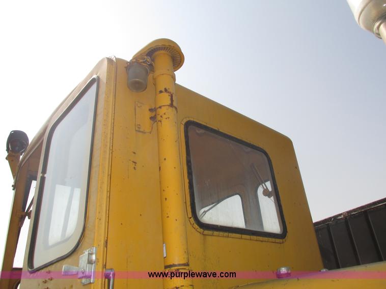 image for item H1215 1952 Caterpillar 112 ridgid frame motor grader