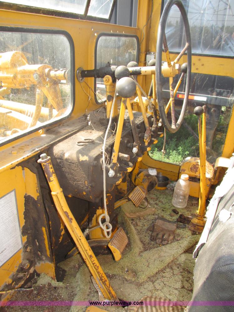 image for item H1215 1952 Caterpillar 112 ridgid frame motor grader