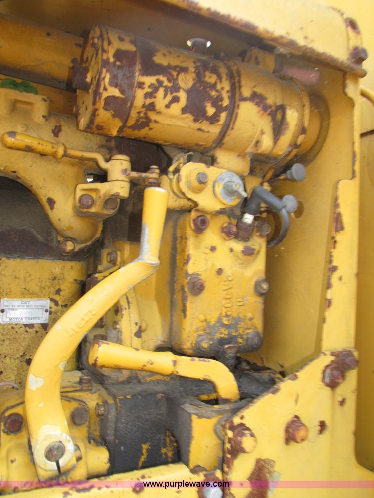 image for item H1215 1952 Caterpillar 112 ridgid frame motor grader