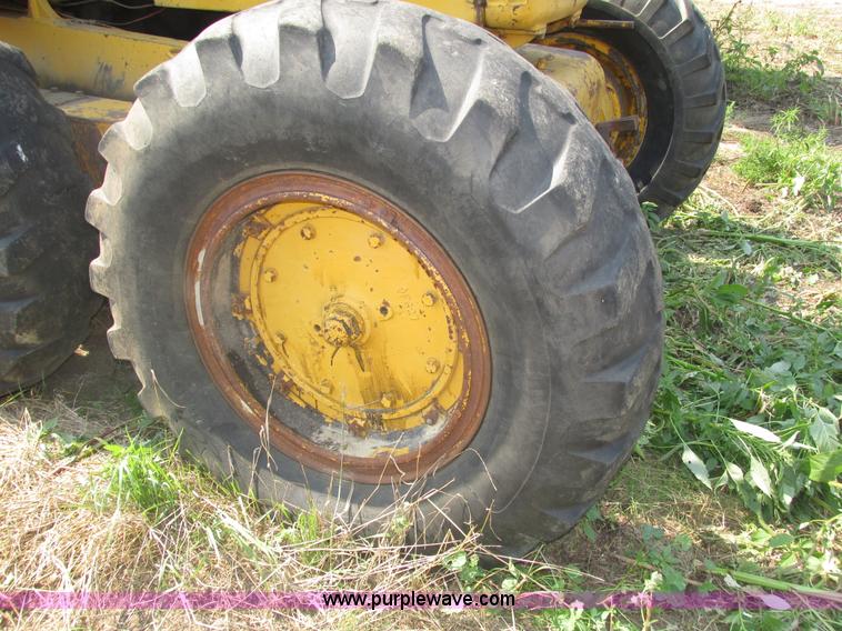 image for item H1215 1952 Caterpillar 112 ridgid frame motor grader