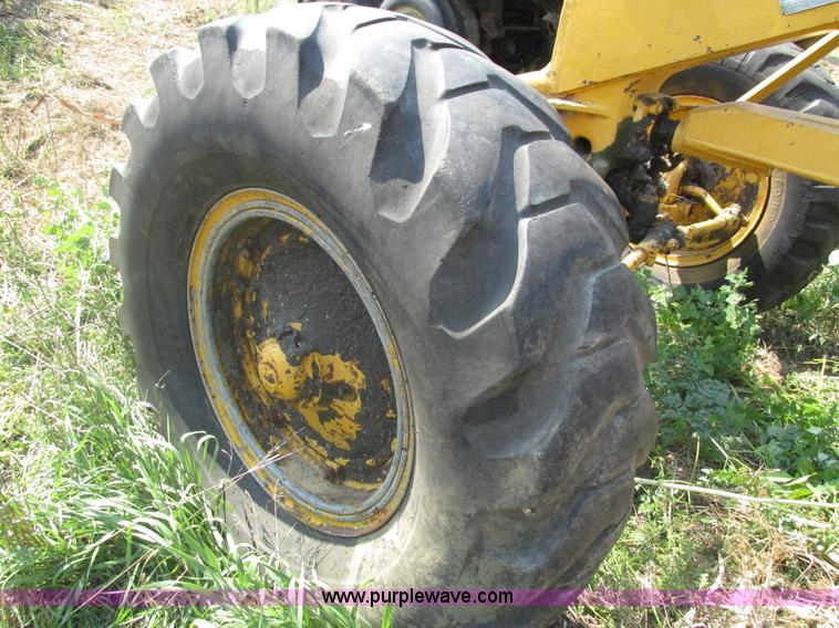 image for item H1215 1952 Caterpillar 112 ridgid frame motor grader