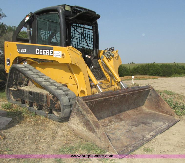 image for item H1218 2006 John Deere CT322 skid steer