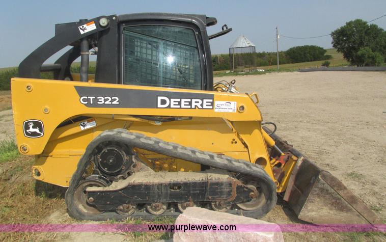 image for item H1218 2006 John Deere CT322 skid steer