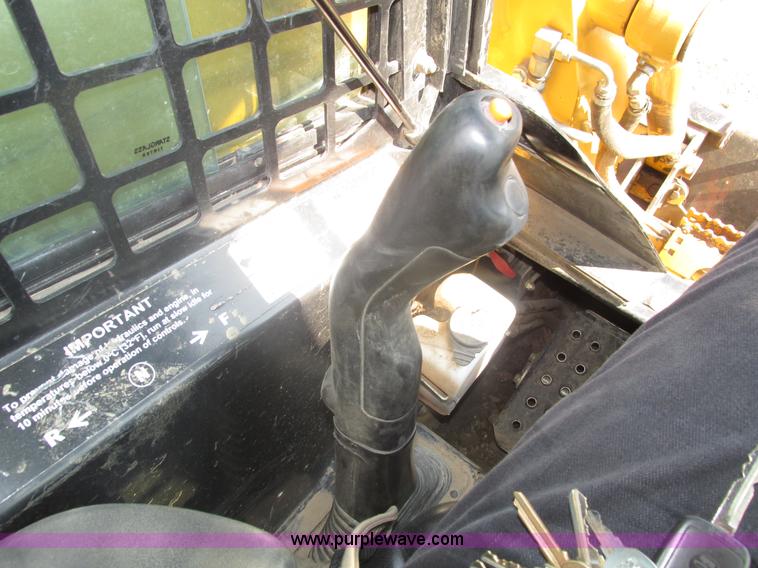 image for item H1218 2006 John Deere CT322 skid steer