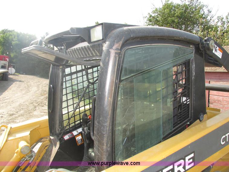 image for item H1218 2006 John Deere CT322 skid steer