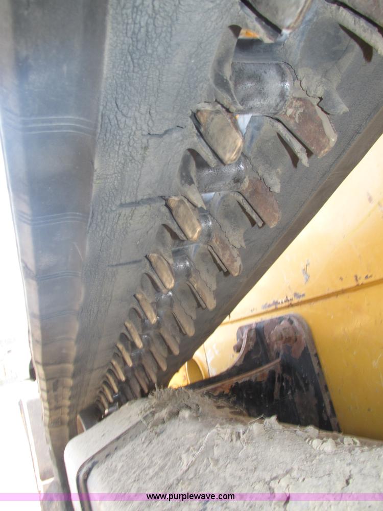 image for item H1218 2006 John Deere CT322 skid steer