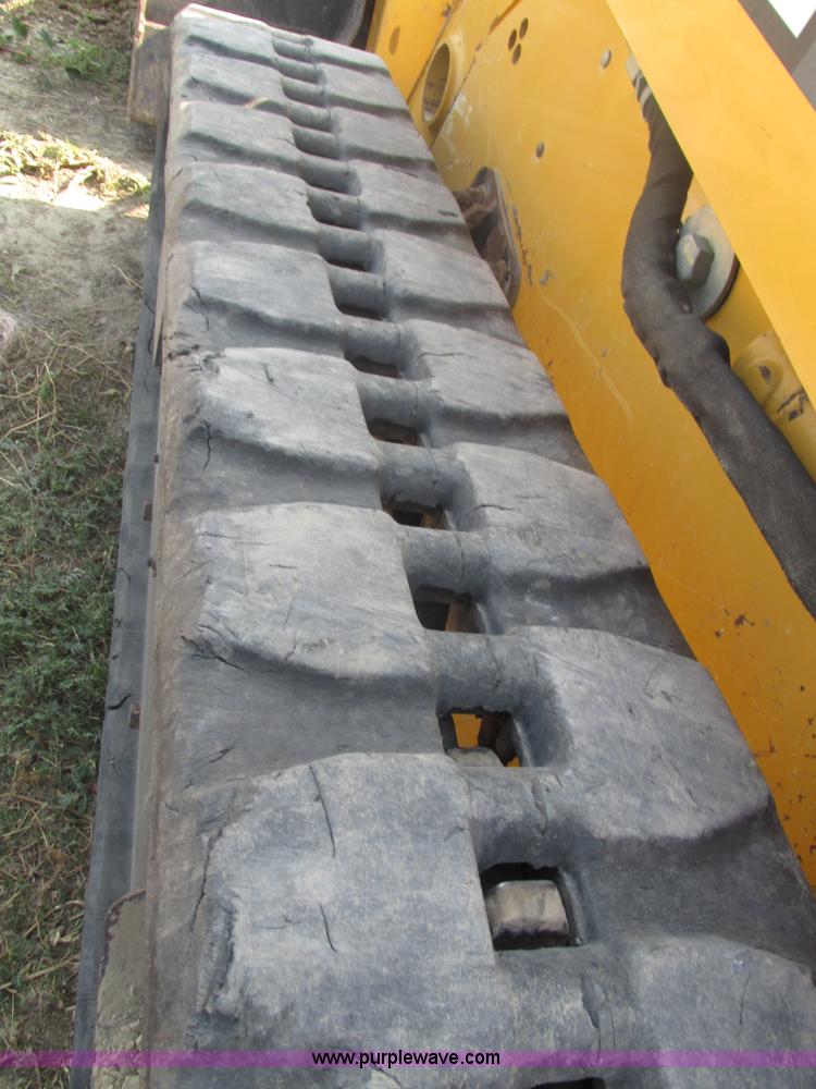 image for item H1218 2006 John Deere CT322 skid steer