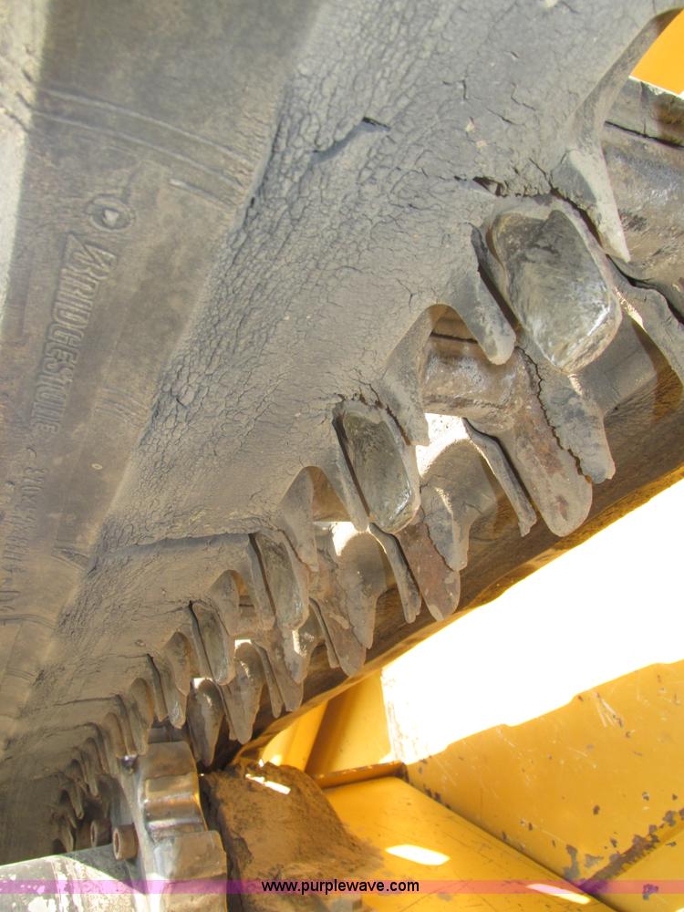 image for item H1218 2006 John Deere CT322 skid steer