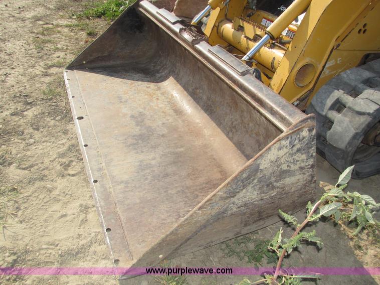 image for item H1218 2006 John Deere CT322 skid steer