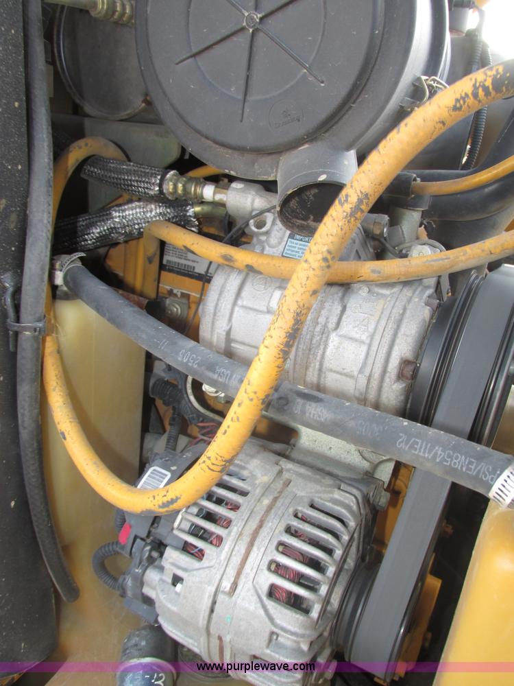 image for item H1218 2006 John Deere CT322 skid steer