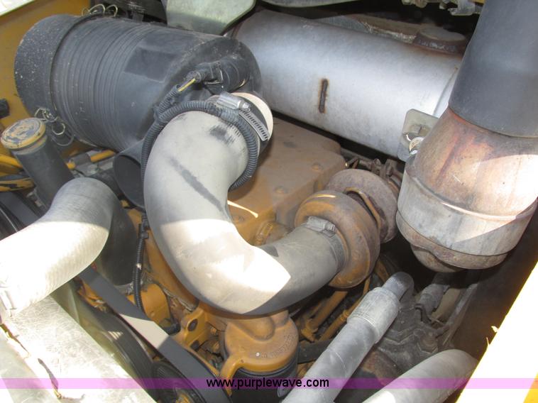 image for item H1218 2006 John Deere CT322 skid steer